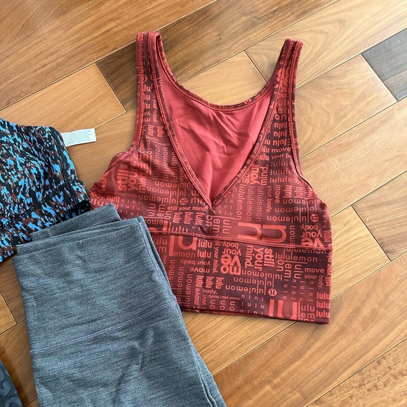 Lululemon power pivot tank - Picture 3 of 4